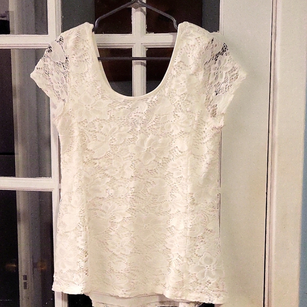 Suzy Shier women's lace soft top Large.